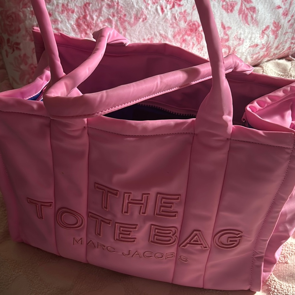 Marc Jacobs Pink the tote bag
